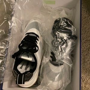 Brand new in box LUKE p448 size 38!